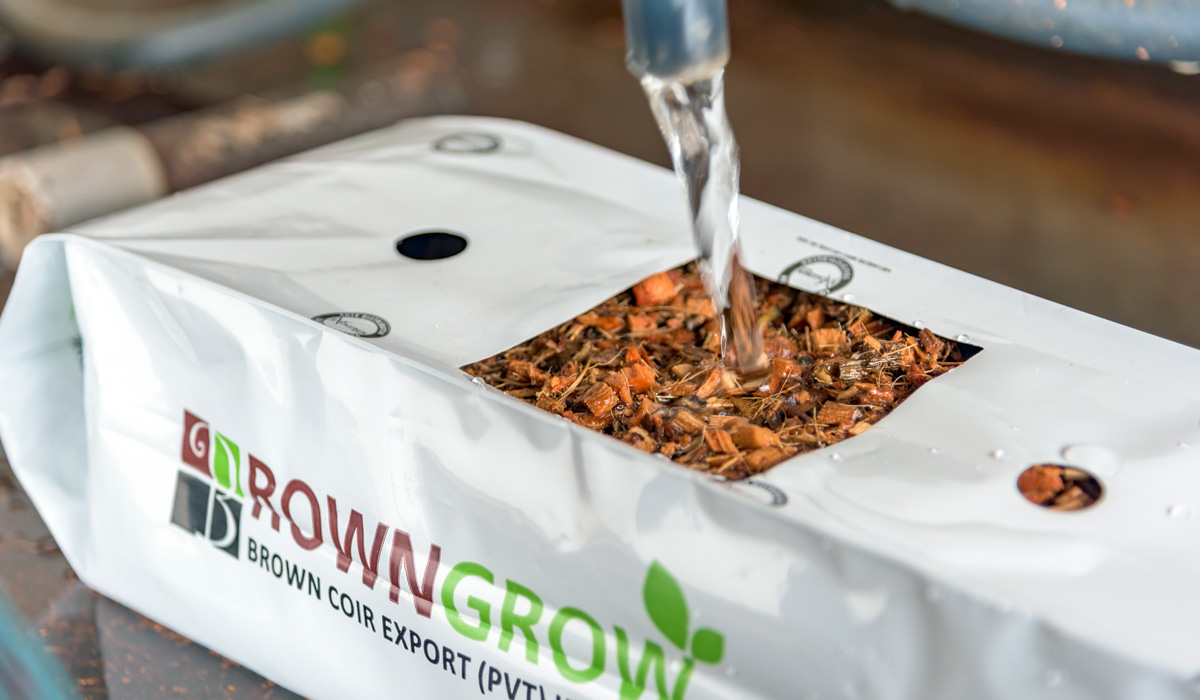 browngrow grow bag has good water holding capacity